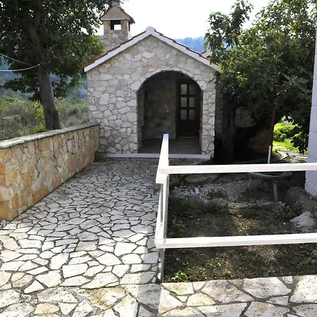 Nyaraló The House Aunt Regina *