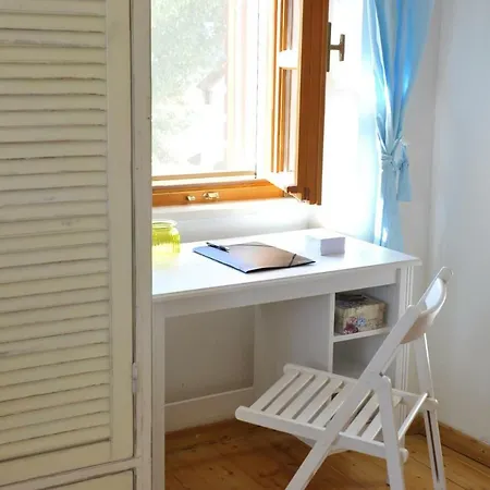 The House Aunt Regina Nyaraló