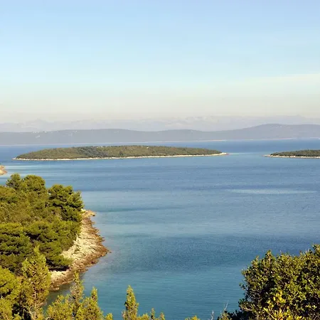 Nyaraló The House Aunt Regina