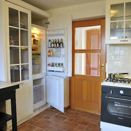 The House Aunt Regina Nyaraló *