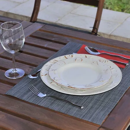 Nyaraló The House Aunt Regina Dragove